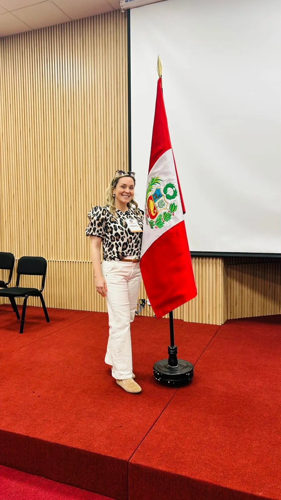 Carolina Henríquez como conferencista en evento internacional de fonoaudiología